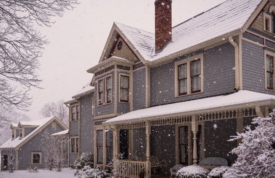victorian-house-during-winter